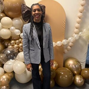 Meet your Posher, Baiyina